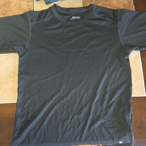 Columbia Black Short Sleeve Shirt